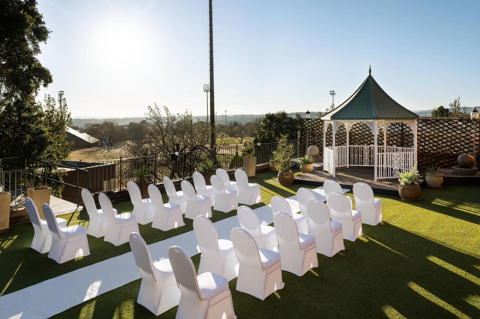 Protea Hotel By Marriott Johannesburg Wanderers Bagian luar foto